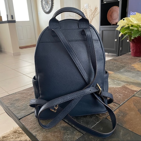 NWT Michael Kors Medium Abbey Leather Backpack - Picture 4 of 11